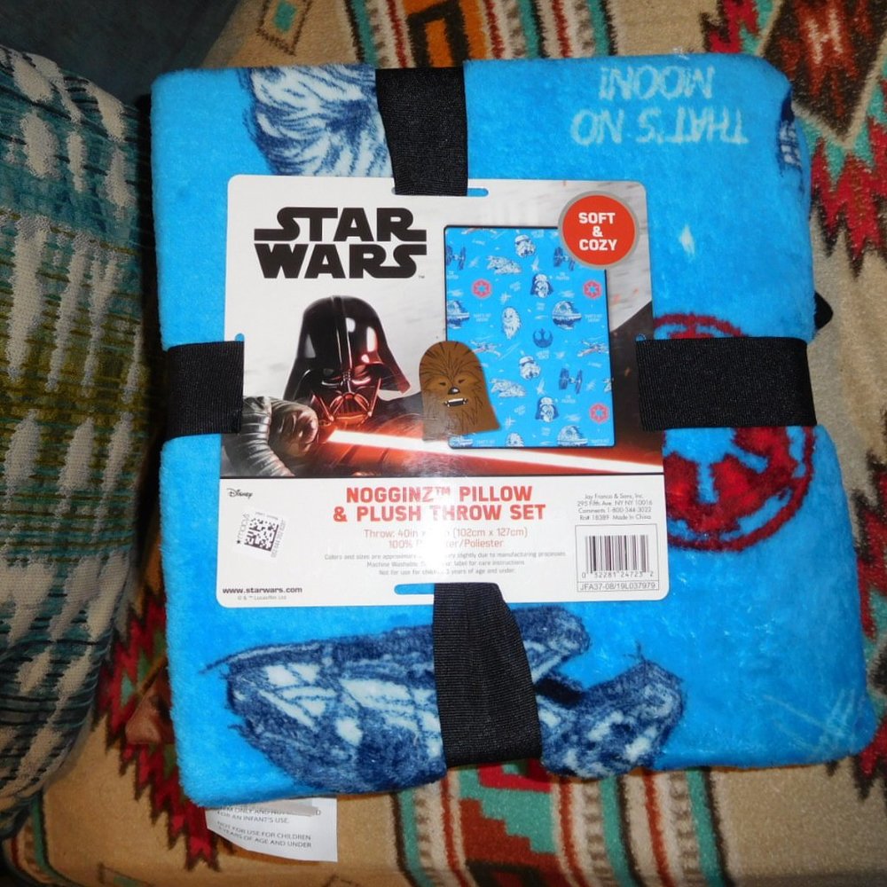 NWT STAR WARS CHEWY NOGGINZ PILLOW & PLUSH THROW S
